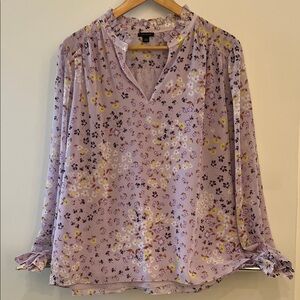 Ann Taylor Lilac Floral V-Neck Long Sleeve Blouse